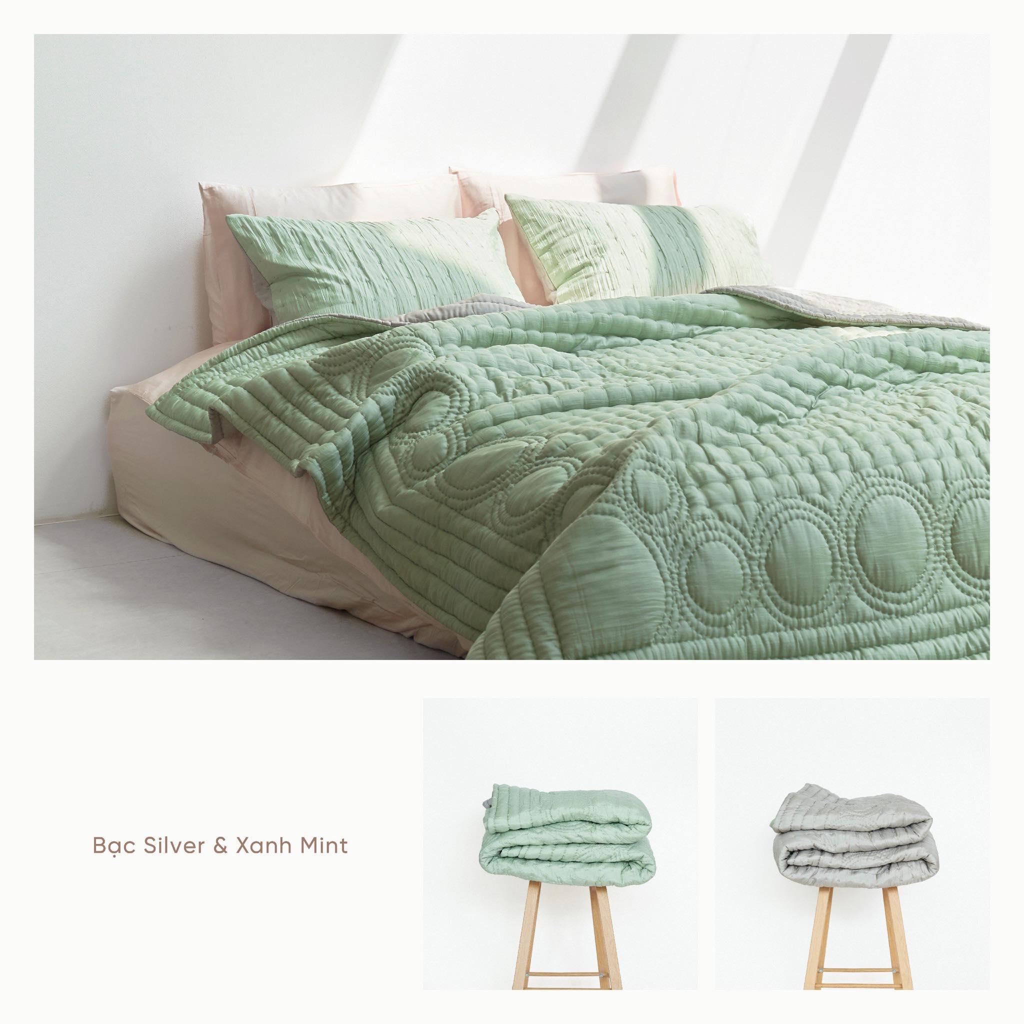 Silk Quilted Duvet - Mint &amp; Silver