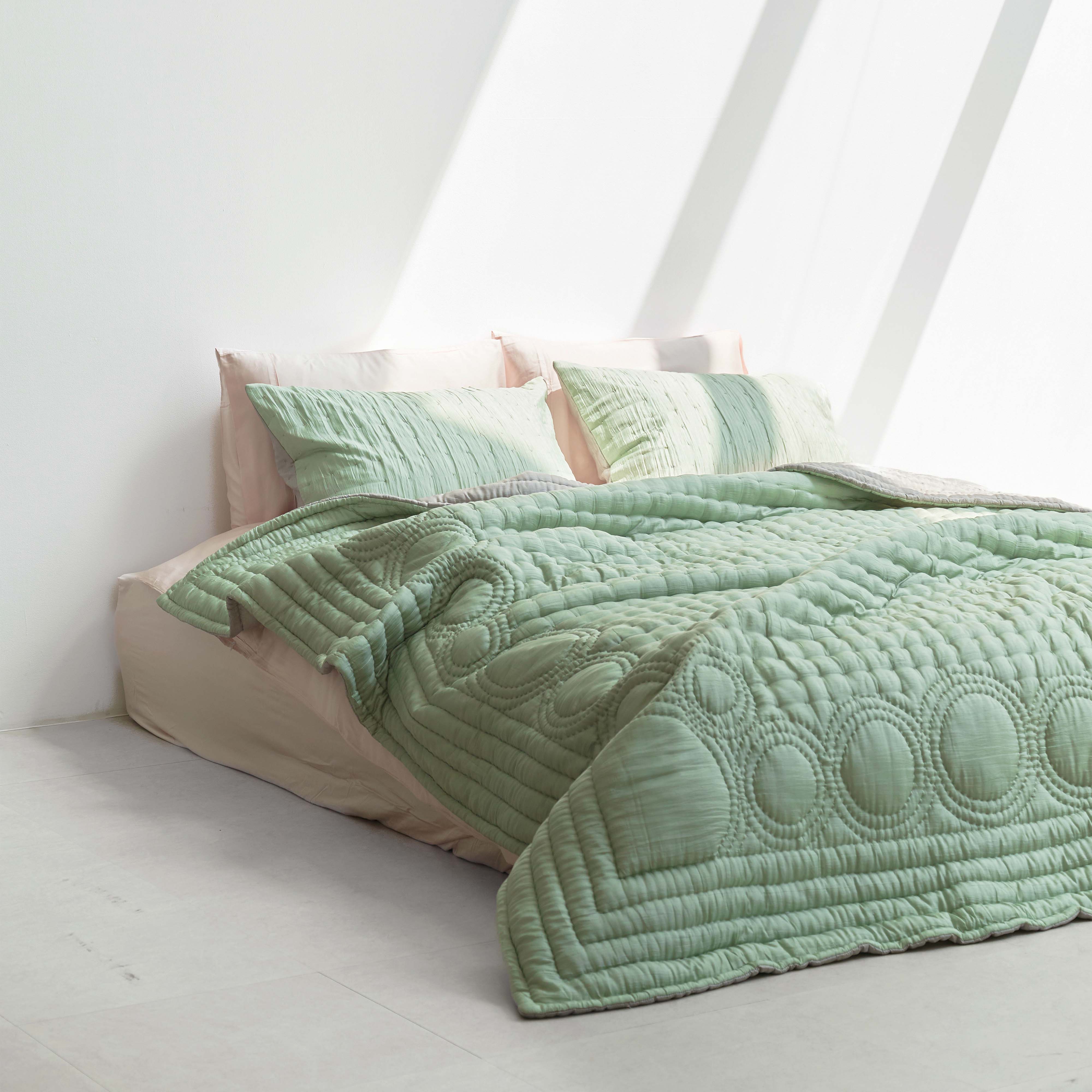 Silk Quilted Duvet - Mint &amp; Silver