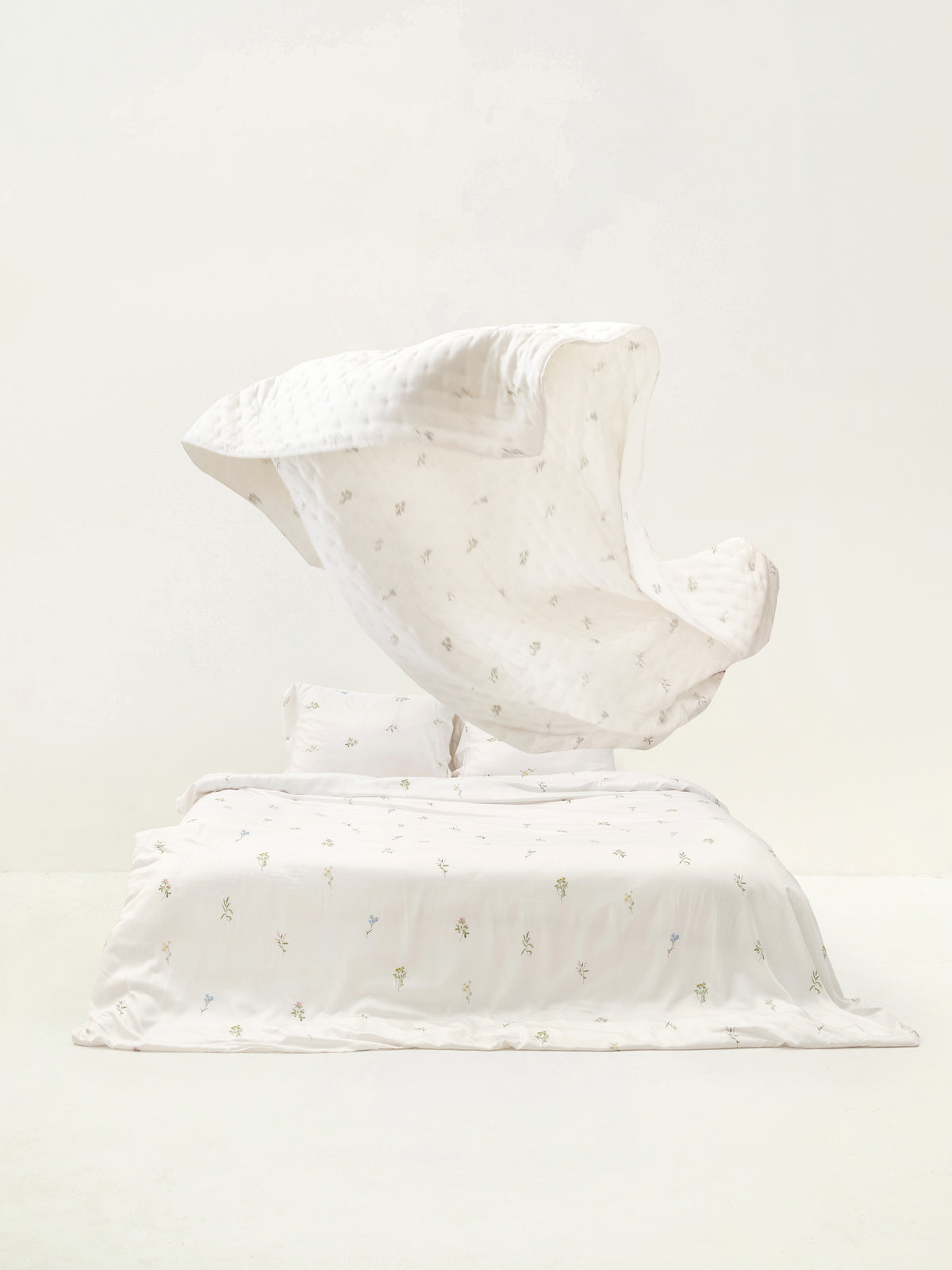 Organic Bamboo Quilted Duvet - Wildflower Picnic